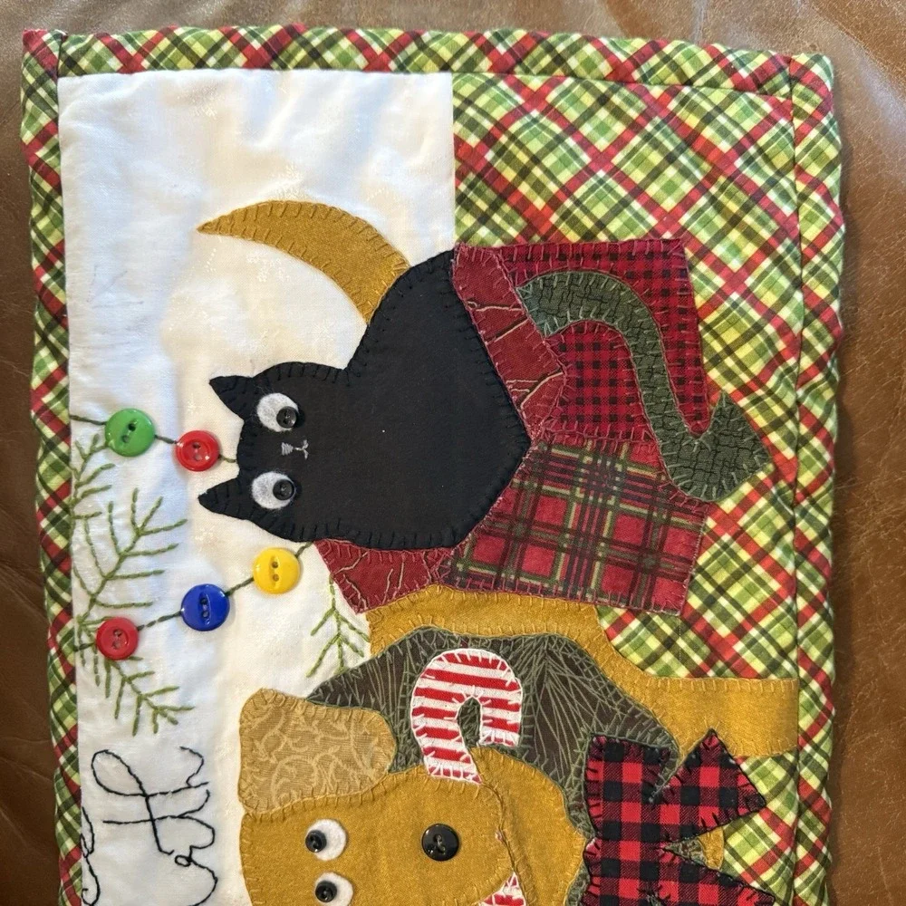 Handmade Christmas Wall Hanging Quilted Dog Black Cat Red Green Peace On Earth